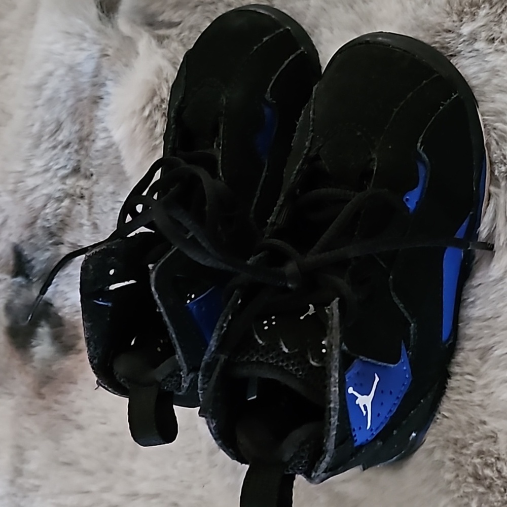 Gently worn jordans